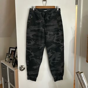 TNA Cargo Pants Small